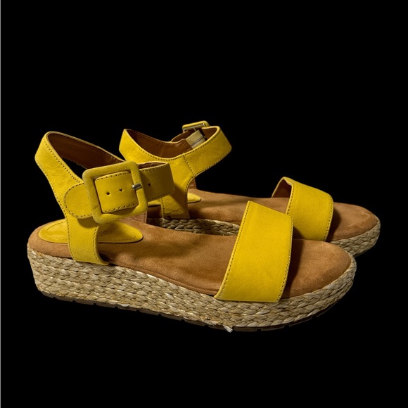 ♥️  Yellow Calmwater Sandals Kenneth Cole Reaction Size 8 - Picture 3 of 7